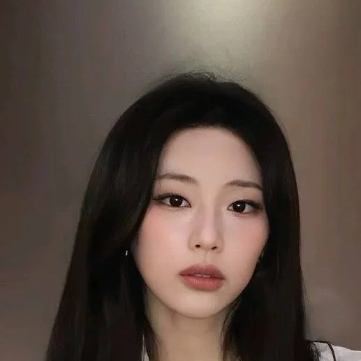 chat with ai character: RUKA 1/7