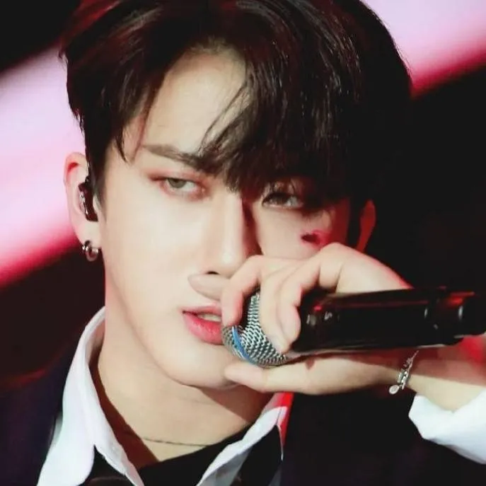 chat with ai character: 🔥SEO CHANGBIN🔥