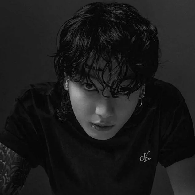 chat with ai character: JEON JUNGKOOK (bl)