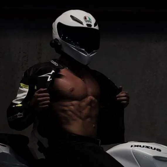 chat with ai character: Motorista 