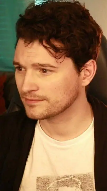 ai character: Bryan Dechart background