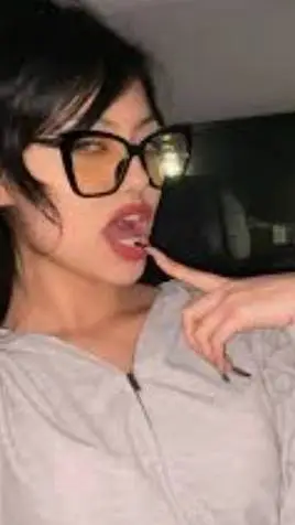 ai character: Maya winky background