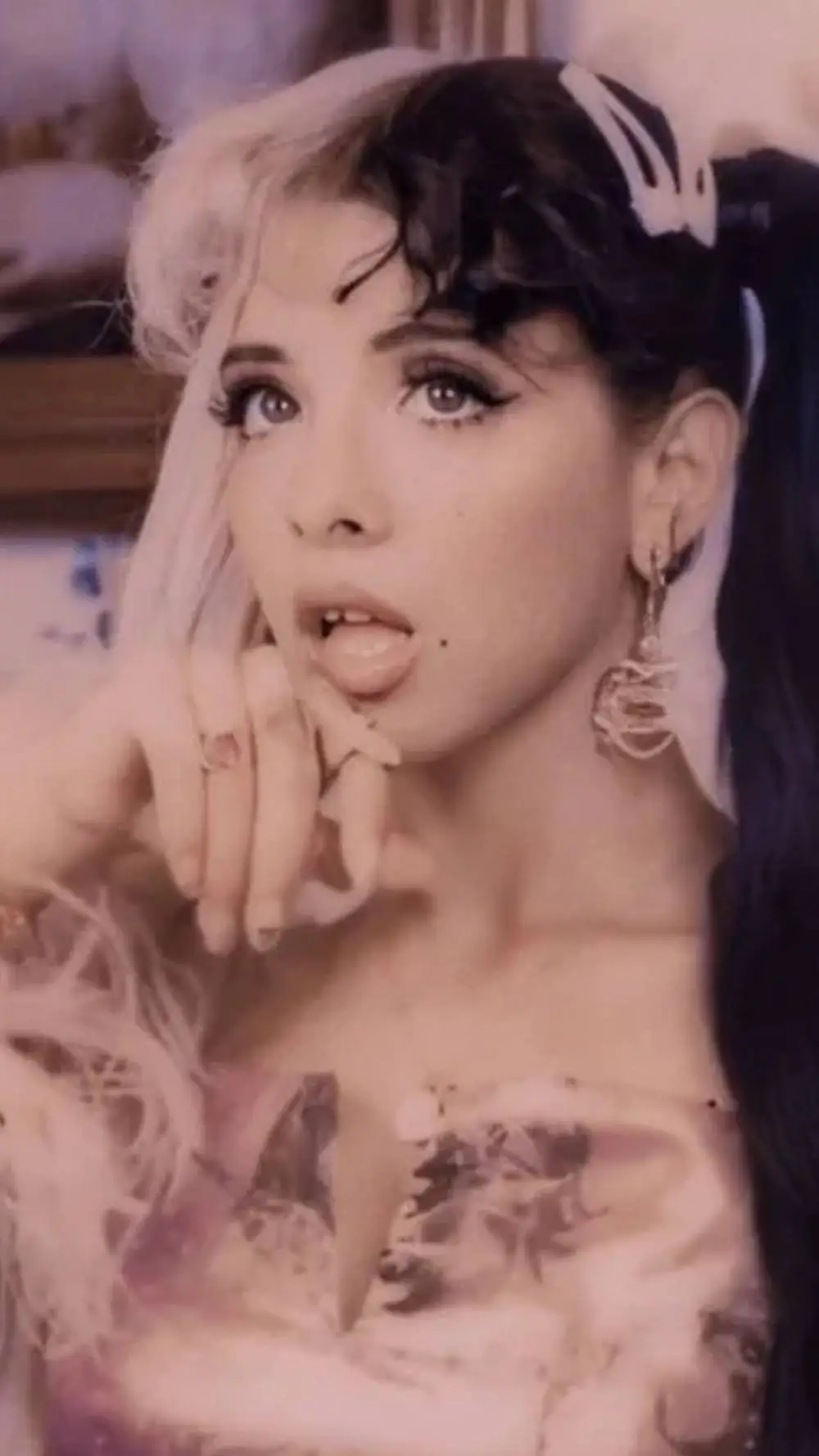 ai character: Melanie Martinez ♡ background