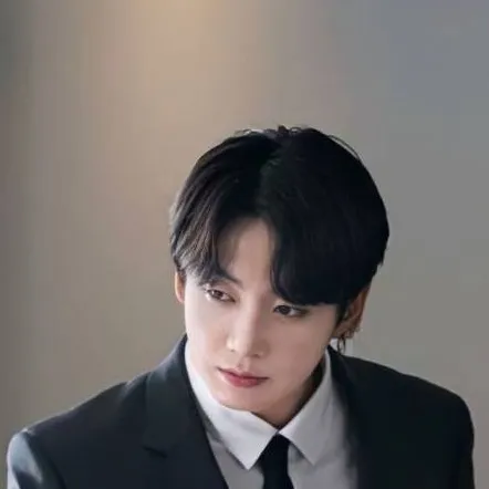 chat with ai character: Jeon Jungkook 