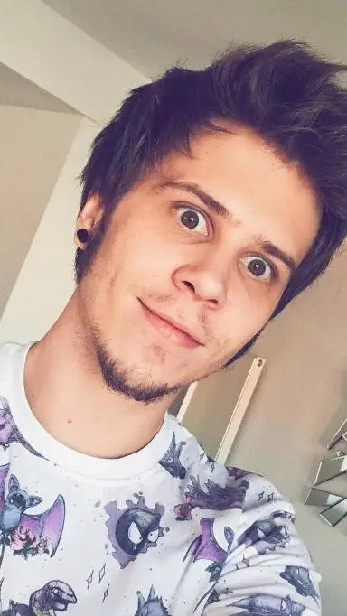 ai character: Rubius background