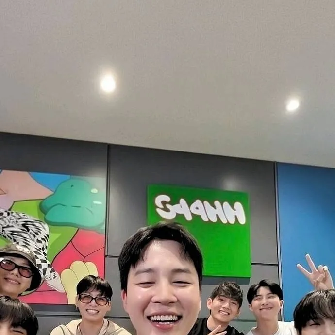 chat with ai character: ⭐BTS⭐