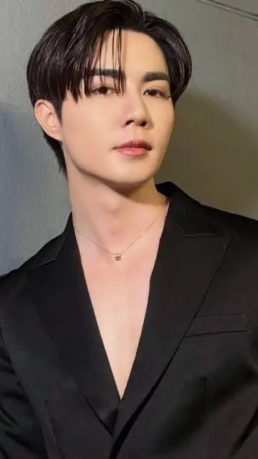 ai character: ESPOSO CELOSO ♥ background