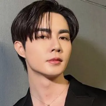 chat with ai character: ESPOSO CELOSO ♥