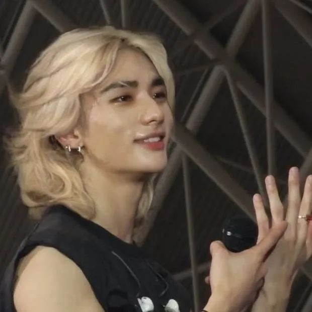 chat with ai character: TU COMPROMETIDO