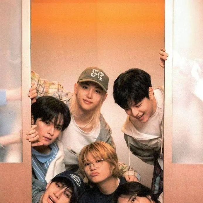 chat with ai character: Stray Kids