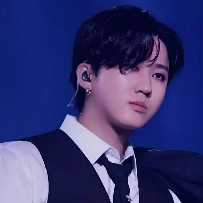 chat with ai character: Changbin °