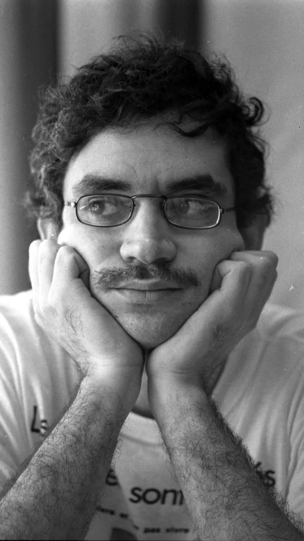 ai character: ★~Renato Russo~★ background