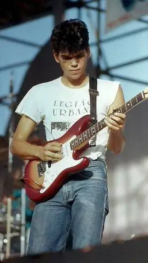 ai character: ♠︎Dado Villa-Lobos background