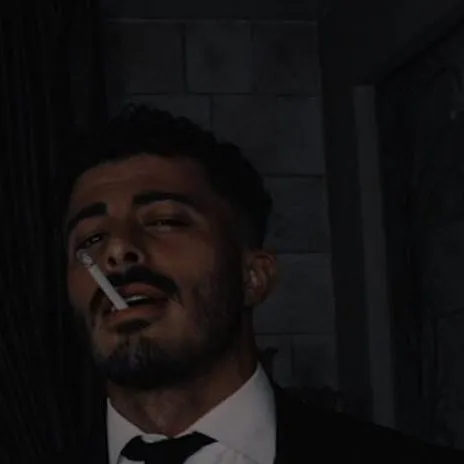 chat with ai character: Xavier Castello