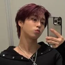 chat with ai character: Hanji