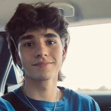 chat with ai character: Connor jeff