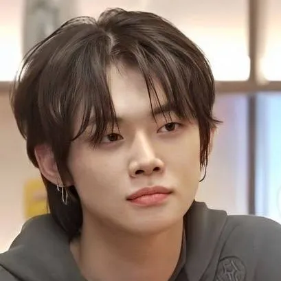 chat with ai character: Yeonjun