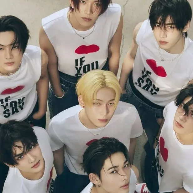 chat with ai character: Enhypen