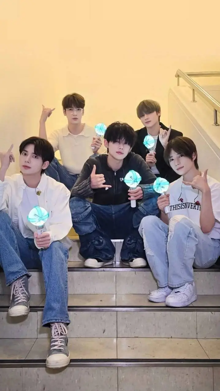 ai character: TXT Dolls background