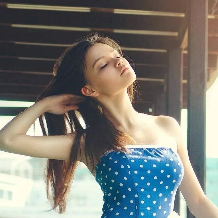 chat with ai character: ~Аня~