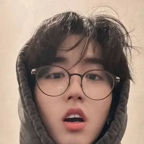 chat with ai character: skz beach!!!