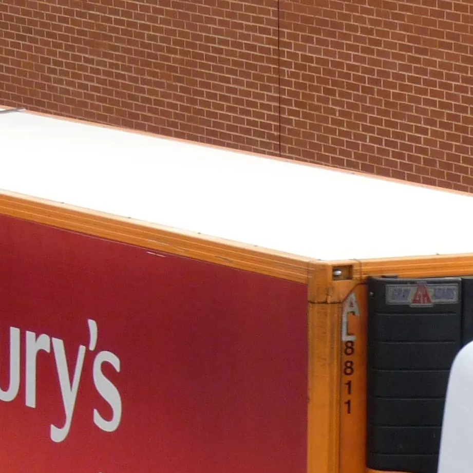 chat with ai character: saintsbury deliver
