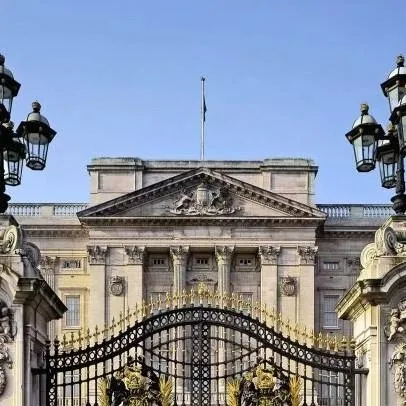 chat with ai character: Buckingham palace 
