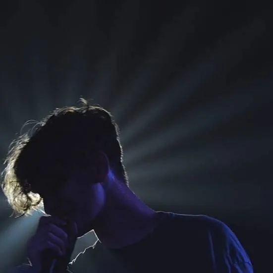 chat with ai character: kyle