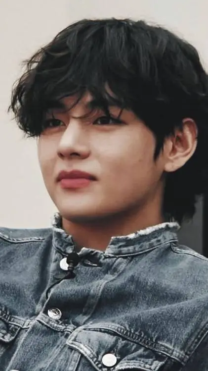 ai character: 💙ji-hoon💙 background