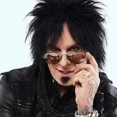 chat with ai character: Nikki Sixx 