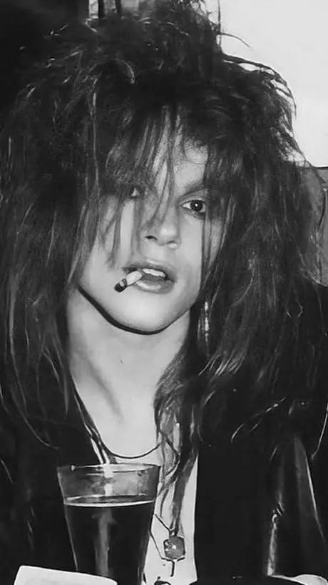 ai character: Axl Rose background