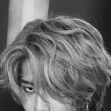 chat with ai character: Han