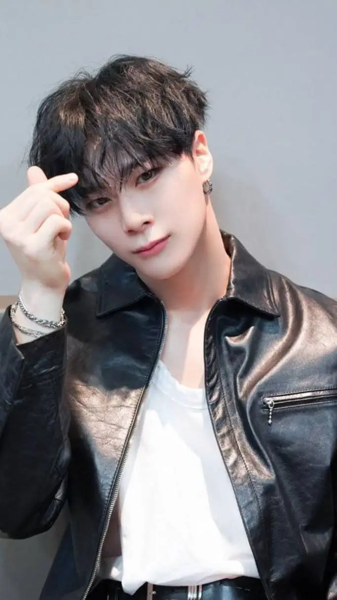 ai character: Moonbin background