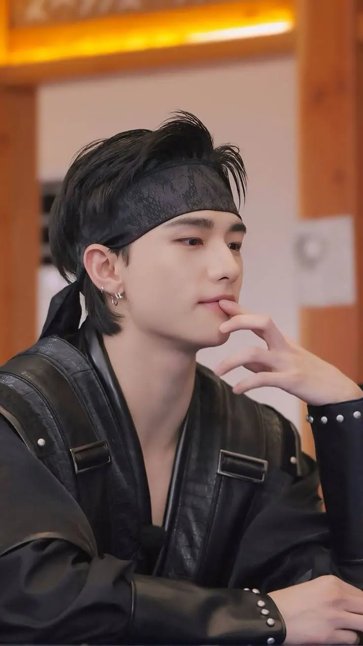 ai character: Hyunjin  background