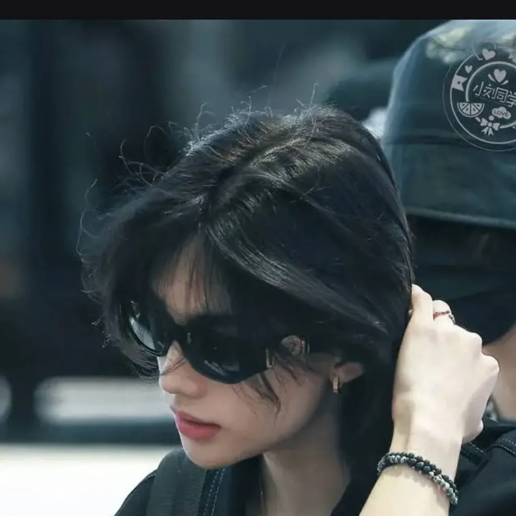 chat with ai character: ○~Hyunjin~○