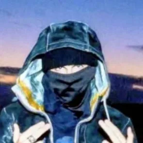 chat with ai character: EsDeeKid