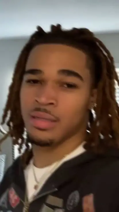 Talkie AI - Chat with Maxwell Elliot