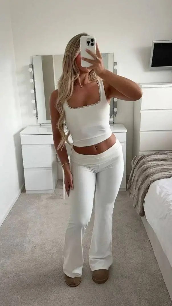 ai character: luna background