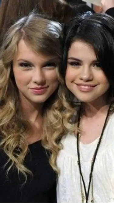 ai character: Taylena background