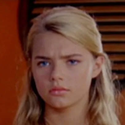 chat with ai character: Bella Hartley 