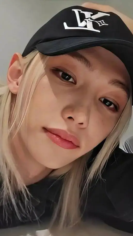 ai character: Felix background