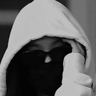 chat with ai character: JENNIE KIM