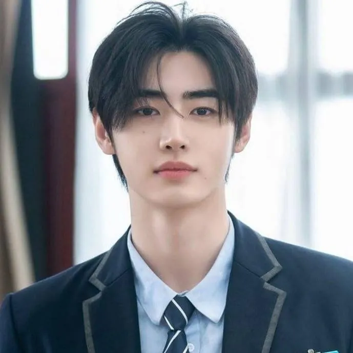 chat with ai character: SUNGHOON 