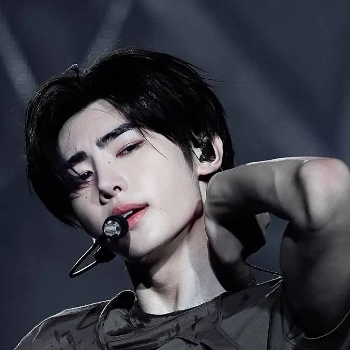 chat with ai character: PARK SUNGHOON