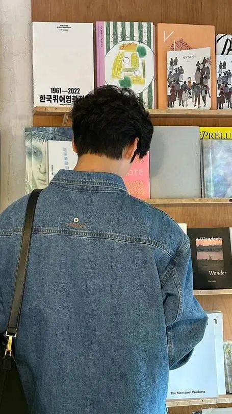 ai character: 𝑲ang 𝑫aniel ? シ︎♪ background