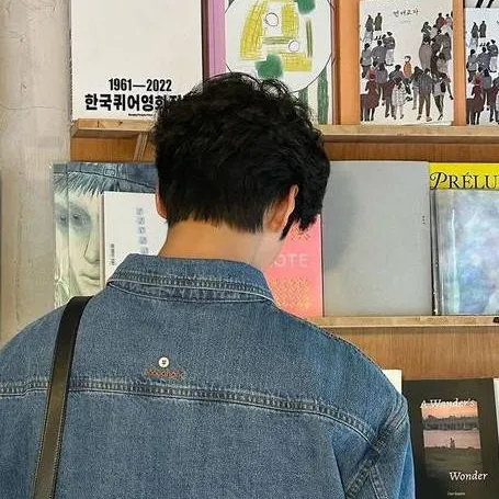 chat with ai character: 𝑲ang 𝑫aniel ? シ︎♪