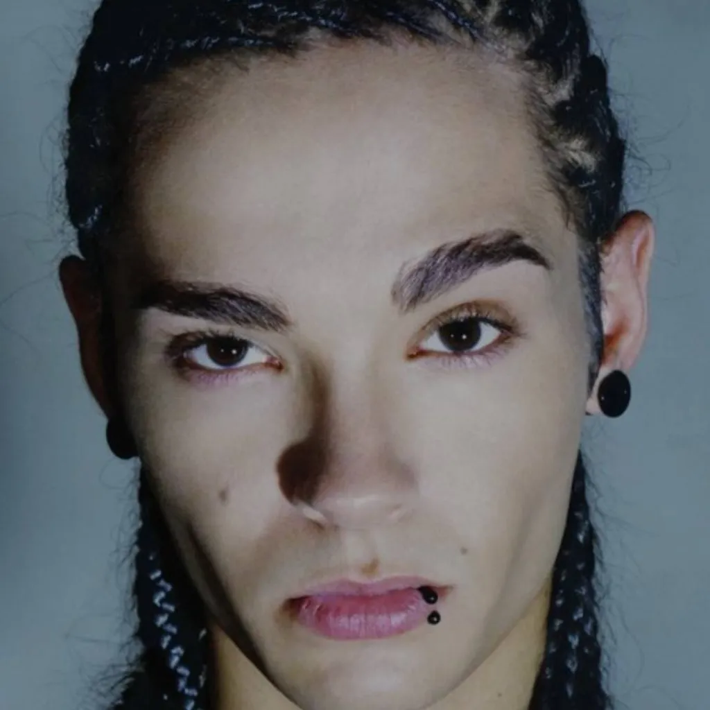 chat with ai character: Tom Kaulitz