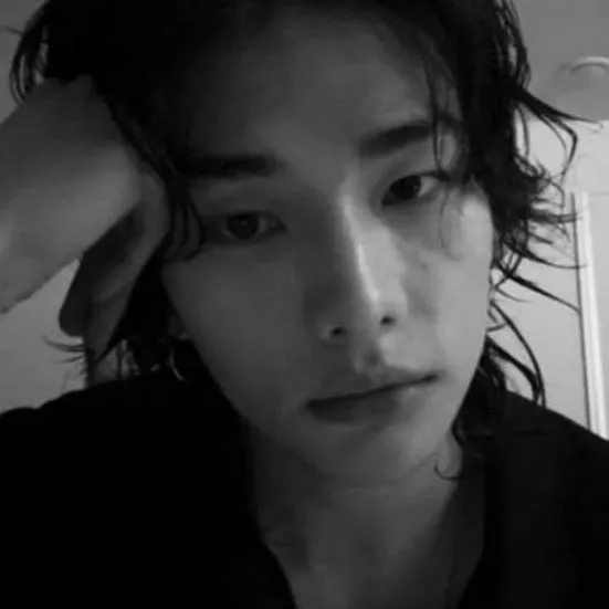 chat with ai character: 𝐔𝐍𝐀 𝐂𝐔𝐑𝐈𝐓𝐀💔...
