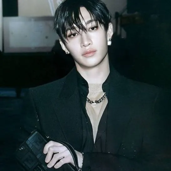 chat with ai character: 𝐁𝐀𝐍𝐆𝐂𝐇𝐀𝐍♡