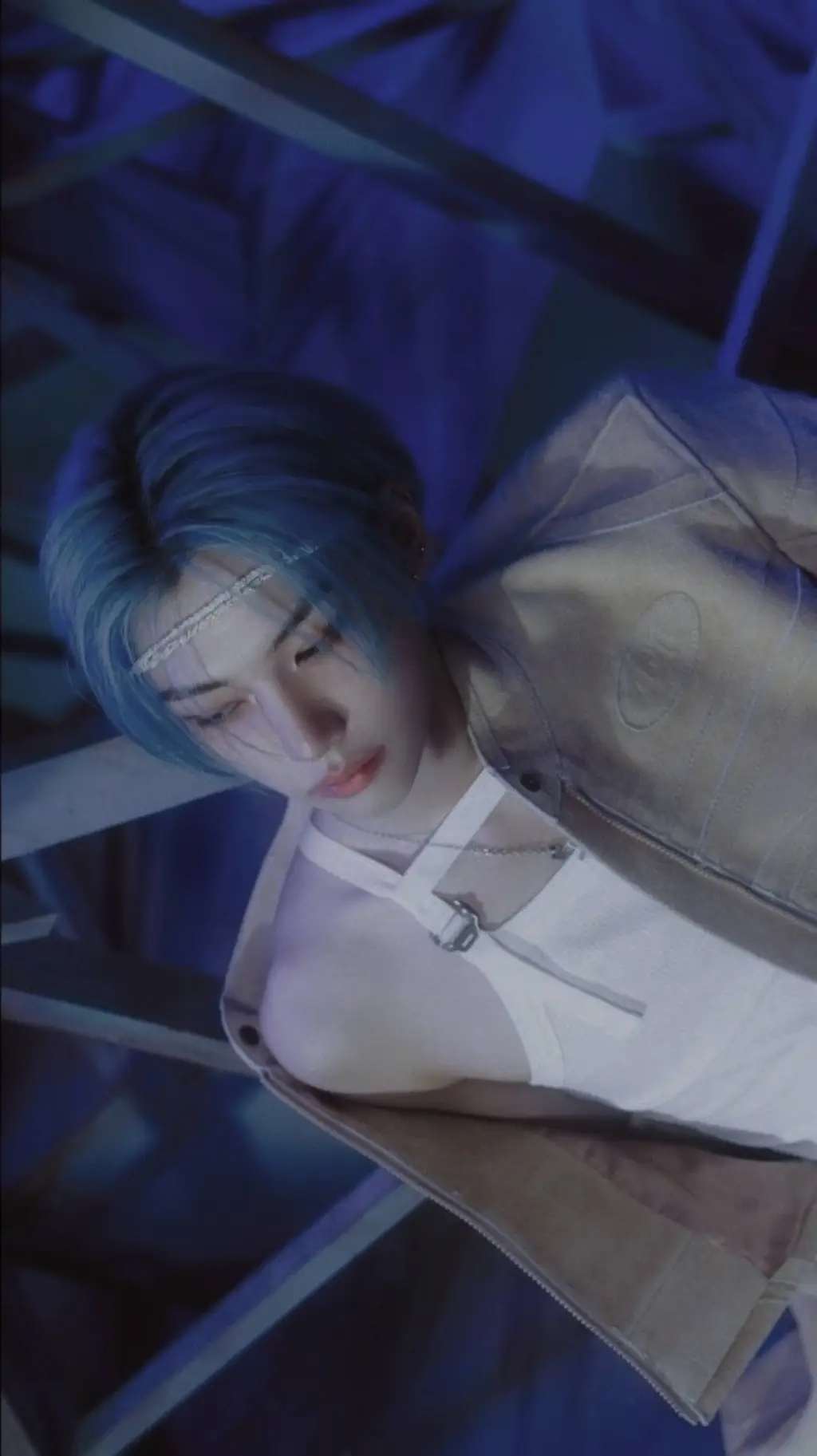 ai character: 𝐅𝐄𝐋𝐈𝐗... background